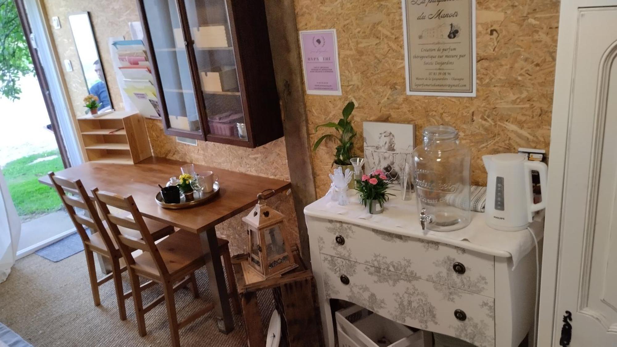 Le Laboratoire Shabby Chic De La Parfumerie Du Manoir Chavagne Dış mekan fotoğraf