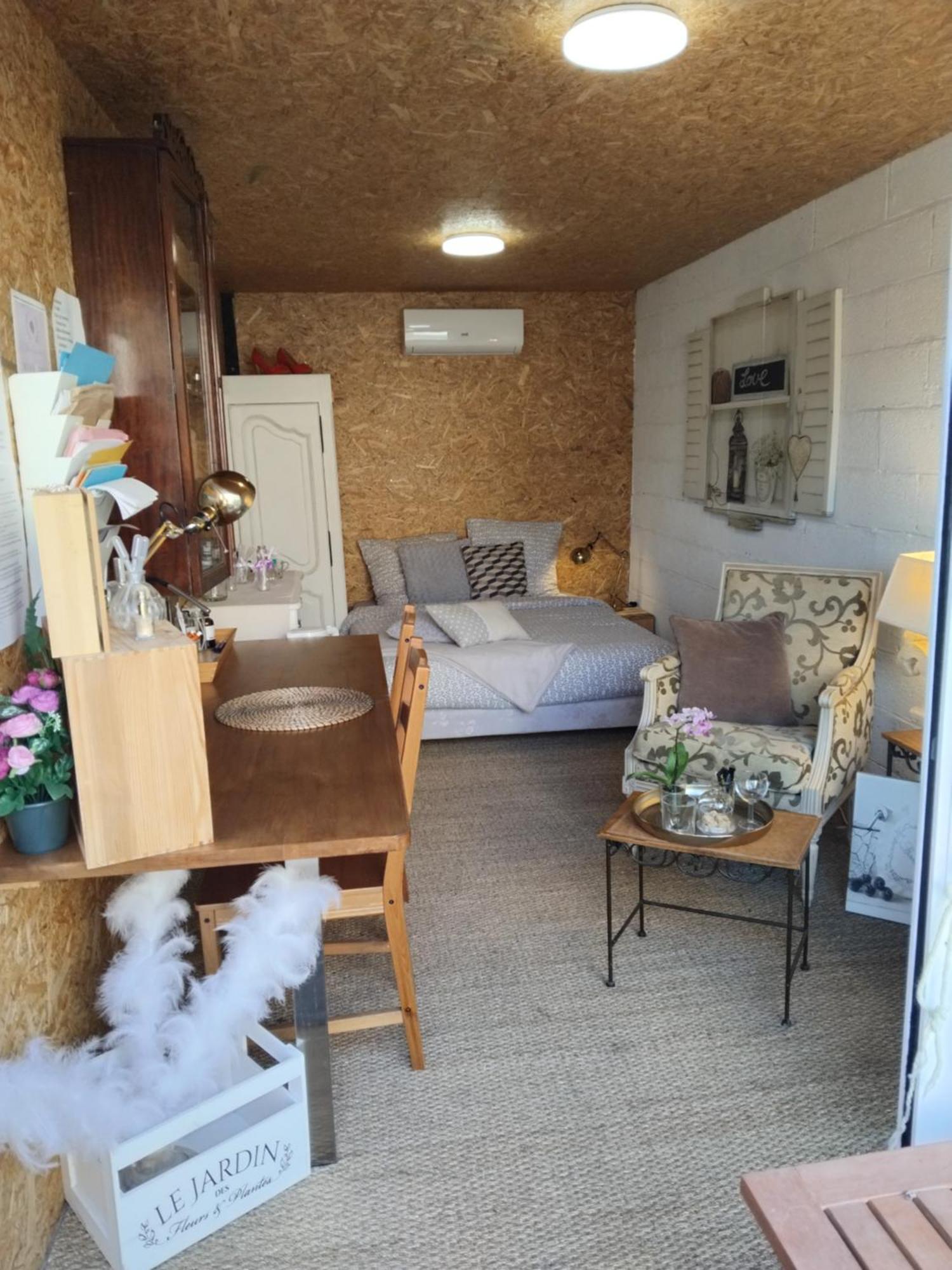 Le Laboratoire Shabby Chic De La Parfumerie Du Manoir Chavagne Dış mekan fotoğraf